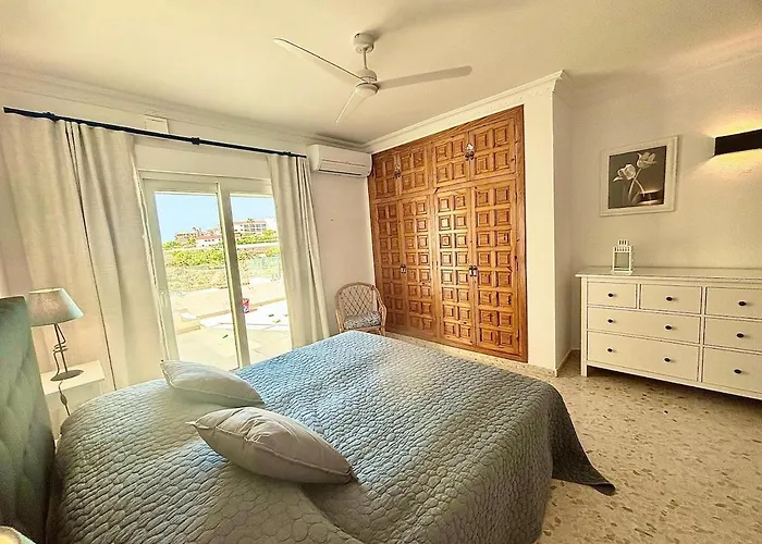 Apartmán A2405 Modern 2 Bed 2 Bath Penthouse Burriana Nerja